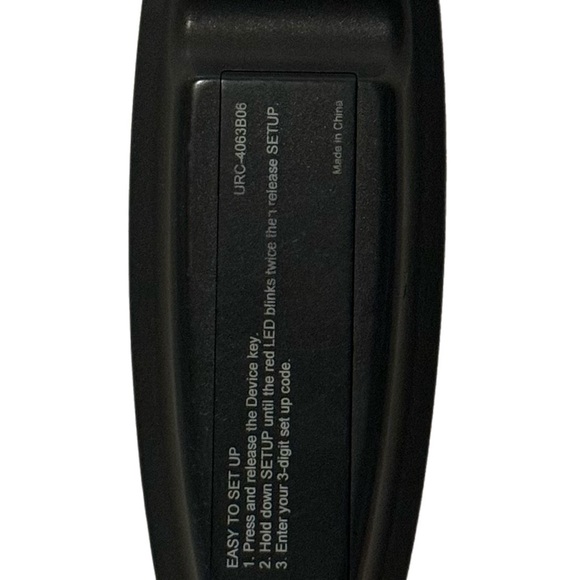 One For All Remote Control 3 Devices Replaces TV VCR Cable Box VRC-3060B00 EUC - Picture 2 of 4